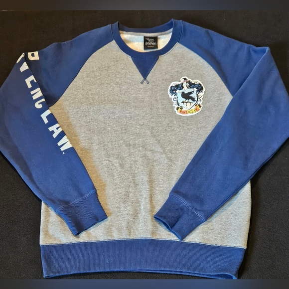 Universal Studios Wizarding World Harry Potter Ravenclaw Sweatshirt Size Medium - Picture 1 of 6